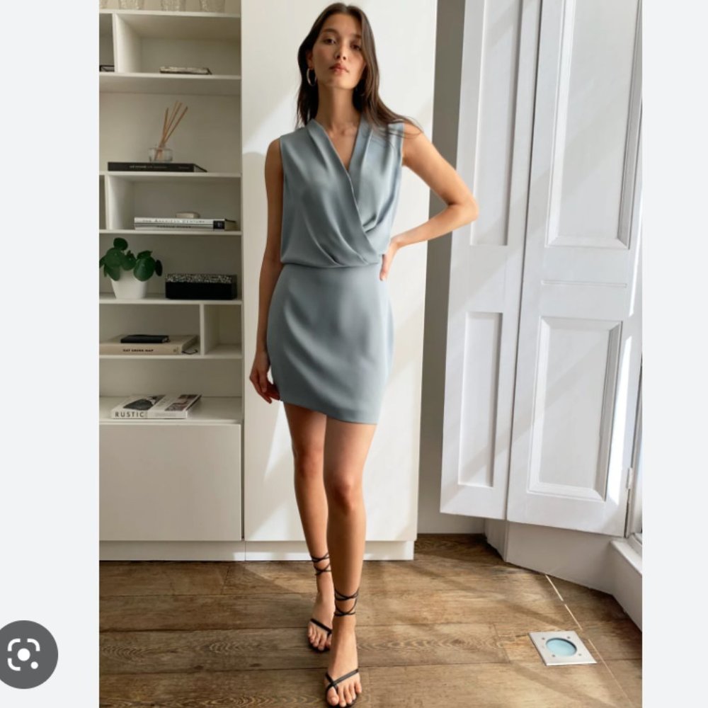 *NEW WITHOUT TAGS* Aritzia Dress